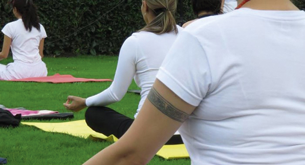 YOGA Al AIRE LIBRE