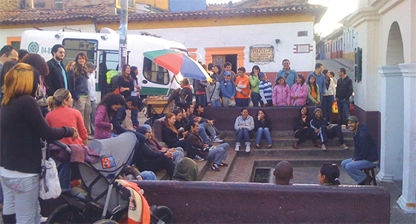 A REIRSE CON LOS CUENTEROS