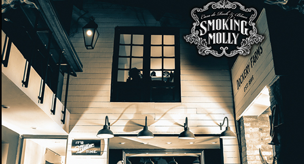 SMOKING MOLLY